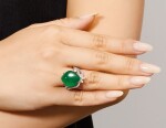 JADEITE AND DIAMOND RING | 天然翡翠 配  鑽石 戒指