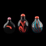 Three swirled glass snuff bottles, Qing dynasty, 19th century | 清十九世紀 攪料鼻煙壺一組三件