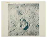 [APOLLO 11] FIRST FOOTPRINT ON THE LUNAR SURFACE. VINTAGE NASA "RED NUMBER" PHOTOGRAPH, 20 JULY 1969.