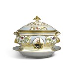 A CHAMBERLAIN'S WORCESTER PALE-BLUE GROUND ARMORIAL CIRCULAR TUREEN, COVER AND STAND CIRCA 1820