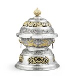 A Chinese parcel-gilt silver perfume-burner, 19th century | Brûle-parfum en argent et vermeil, Chine, XIXe siècle