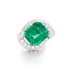 Emerald and diamond ring | Bague émeraude et diamants