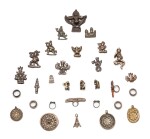 A study collection of thirty ornaments, Thokcha, Himalayan regions, Central Asia and China, 9th/14th century | 喜馬拉雅地區，中亞，中國 九至十四世紀 托查一組三十件
