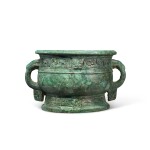 An archaic bronze ritual food vessel (Gui), Western Zhou dynasty | 西周 青銅龍紋簋