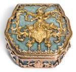 A SMALL GOLD AND HARDSTONE BONBONNIÈRE, PROBABLY GERMAN, LATE 19TH CENTURY