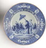 A CHINESE EXPORT BLUE AND WHITE 'DAME AU PARASOL' PATTERN SOUP PLATE, QING DYNASTY, QIANLONG PERIOD, CIRCA 1740