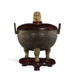 An archaic bronze tripod food vessel, ding, Eastern Zhou dynasty, Warring States period 東周戰國 青銅獸足鼎