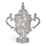  A GEORGE II SILVER CUP AND COVER, THOMAS FARREN, LONDON, 1742
