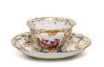 A Meissen chinoiserie teabowl and saucer, Circa 1728