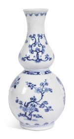 A BLUE AND WHITE DOUBLE-GOURD VASE | QING DYNASTY, KANGXI PERIOD