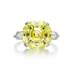 Fancy Vivid Yellow diamond ring 