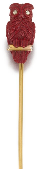 A PURPURINE AND GOLD TIE PIN, IN THE STYLE OF FABERGÉ, PROBABLY RUSSIAN