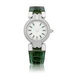 A white gold emerald and diamond-set wristwatch with date, Circa 1990 | 海瑞温斯頓 白金鑲綠寶石及鑽石腕錶，備日期顯示，約1990年製