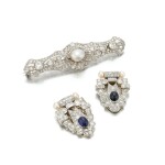 Double clip pearl, diamond and sapphire brooches and a pearl and diamond bar brooch (Doppie clip in perle, zaffiri e diamanti e una spilla a barra in perla e diamanti)
