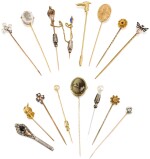 FIFTEEN CRAVAT PINS, GOLD, GILT-METAL AND OTHER MATERIALS, LATE 19TH/EARLY 20TH CENTURY
