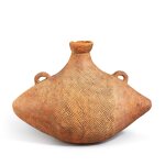 A very rare red pottery boat-form flask Yangshao culture, Banpo phase, c. 4800-4300 B.C. 仰韶文化 半坡類型 紅陶繩紋船形壺