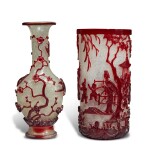 Two red-overlay snowflake glass vessels, Qing dynasty, 19th century | 清十九世紀 雪花地套紅料瓶及筆筒一組兩件