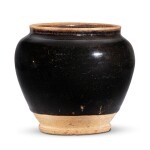 A black-glazed jar, Song dynasty 宋 黑釉罐