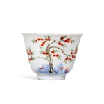 A wucai 'month' cup, Mark and period of Kangxi  |  清康熙 五彩桃花花神杯 《大清康熙年製》款