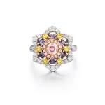 Fancy Pink Diamond, Alexandrite and Diamond Ring  | 0.17克拉 彩粉紅色鑽石 配 亞歷山大變色石 及 鑽石 戒指