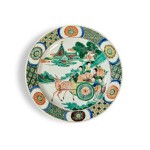 A famille-verte 'longevity' dish, Qing dynasty, Kangxi period | 清康熙 五彩獻壽圖盤