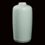 A FINE, SUPERB AND RARE CELADON-GLAZED JAR MARK AND PERIOD OF YONGZHENG | 清雍正 粉青釉燈籠瓶 《大清雍正年製》款