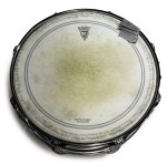 [QUESTLOVE] YAMAHA TOUR-INSCRIBED SNARE DRUM AS USED LIVE AND IN STUDIO BY AHMIR "QUESTLOVE" THOMPSON