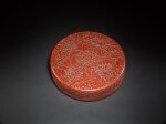 A superbly carved large cinnabar lacquer 'peony' box and cover, Mark and period of Yongle | 明永樂 剔紅纏枝牡丹紋大圓蓋盒 《大明永樂年製》款