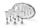 A Spanish silver set comprising 6 champagne flutes and a silver oval tray, Madrid, modern, maker's mark SG | Ensemble de 6 coupes à champagne et un plateau ovale en argent, Madrid, moderne, orfèvre SG