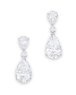 Moussaieff | Pair of Diamond Pendent Earrings | 12.38及11.92克拉 梨形 D色 鑽石 配 鑽石 耳墜一對
