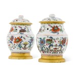 A pair of mounted Chinese export porcelain pots pourris vases and covers, the porcelain Qianlong, the mounts French, 19th century