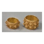 TWO GOLD JEWISH MARRIAGE RINGS, LATE 19TH/EARLY 20TH CENTURY