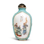 A famille-rose and turquoise-enameled 'figural' snuff bottle, 20th century | 二十世紀 松石綠地粉彩開光英雄人物故事圖鼻煙壺