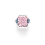 Impressive Fancy Intense Pink and Fancy Deep Grayish Blue diamond ring | 濃彩粉紅色及深彩灰藍色鑽石戒指