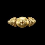 A solid gold ring with beaded shank Java, Indonesia, 9th - 11th century | 印尼爪哇 九至十一世紀 金戒指