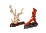 Deux groupes en corail sculpté Début du XXE siècle | 二十世紀初 紅珊瑚雕持蓮觀音立像及白珊瑚雕仕女立像 | Two carved coral figural groups, early 20th century