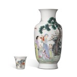 A famille-rose 'ladies and boys' vase, 20th century | 二十世紀 粉彩庭院仕女嬰戲圖瓶《洪憲御製》款 及 粉彩竹林七賢圖小盃《居仁堂製》款