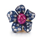 RUBY, SAPPHIRE AND DIAMOND RING | 紅寶石 配 藍寶石 及 鑽石 戒指