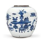 A blue and white 'hundred antiques' ovoid jar, Qing dynasty, Kangxi period | 清康熙 青花博古圖罐