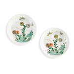 A PAIR OF FAMILLE-VERTE 'CHRYSANTHEMUM AND BUTTERFLIES' DISHES, QING DYNASTY, KANGXI PERIOD