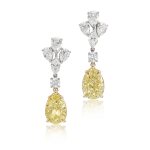 Pair of Fancy Yellow Diamond and Diamond Pendent Earrings | 4.00及 4.00克拉 彩黃色鑽石 配 鑽石 耳墜一對