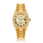 Day-Date, Reference 118238 | A yellow gold and diamond-set wristwatch with day, date and bracelet, Circa 2009 | 勞力士 |Day-Date 型號118238 | 黃金鑲鑽石鏈帶腕錶，備日期及星期顯示，約2009年製