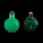 Two green glass snuff bottles, Qing dynasty, 19th century | 清十九世紀 綠料鼻煙壺一組兩件
