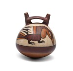 Vase double gourde polychrome à décor d'oiseaux, Nazca, Pérou, 300-600 AP. J.-C. | Nasca polychrome bridge-spout vessel with birds, Peru, AD 300-600