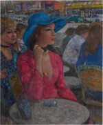 Elizabeth-Anne en rouge à la capeline bleue, Brasserie face au Moulin Rouge, Montmartre