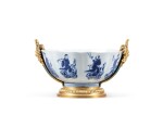 A gilt-bronze mounted blue and white Chinese porcelain bowl, French Régence style, 19th century | Bol en porcelaine de Chine bleu-blanc et monture de bronze doré de style Régence, XIXe siècle