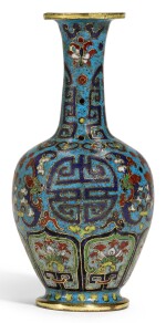 A SMALL CLOISONNE ENAMEL 'BAT AND SHOU' VASE  QING DYNASTY, 18TH CENTURY | 清十八世紀 掐絲琺琅團壽紋箸瓶