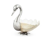 An Italian swan made of a tridachne shell with silver mounts, Buccellati, Milan, circa 1980 | Cygne formé d'un coquillage monté en argent par Buccellati, Milan, vers 1980