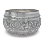 A LARGE BURMESE SILVER BOWL, LATE 19TH CENTURY