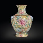 A gilt-ground famille-rose 'mille-fleurs' vase, Republic period | 民國 粉彩萬花錦紋象耳瓶 《大清乾隆年製》仿款